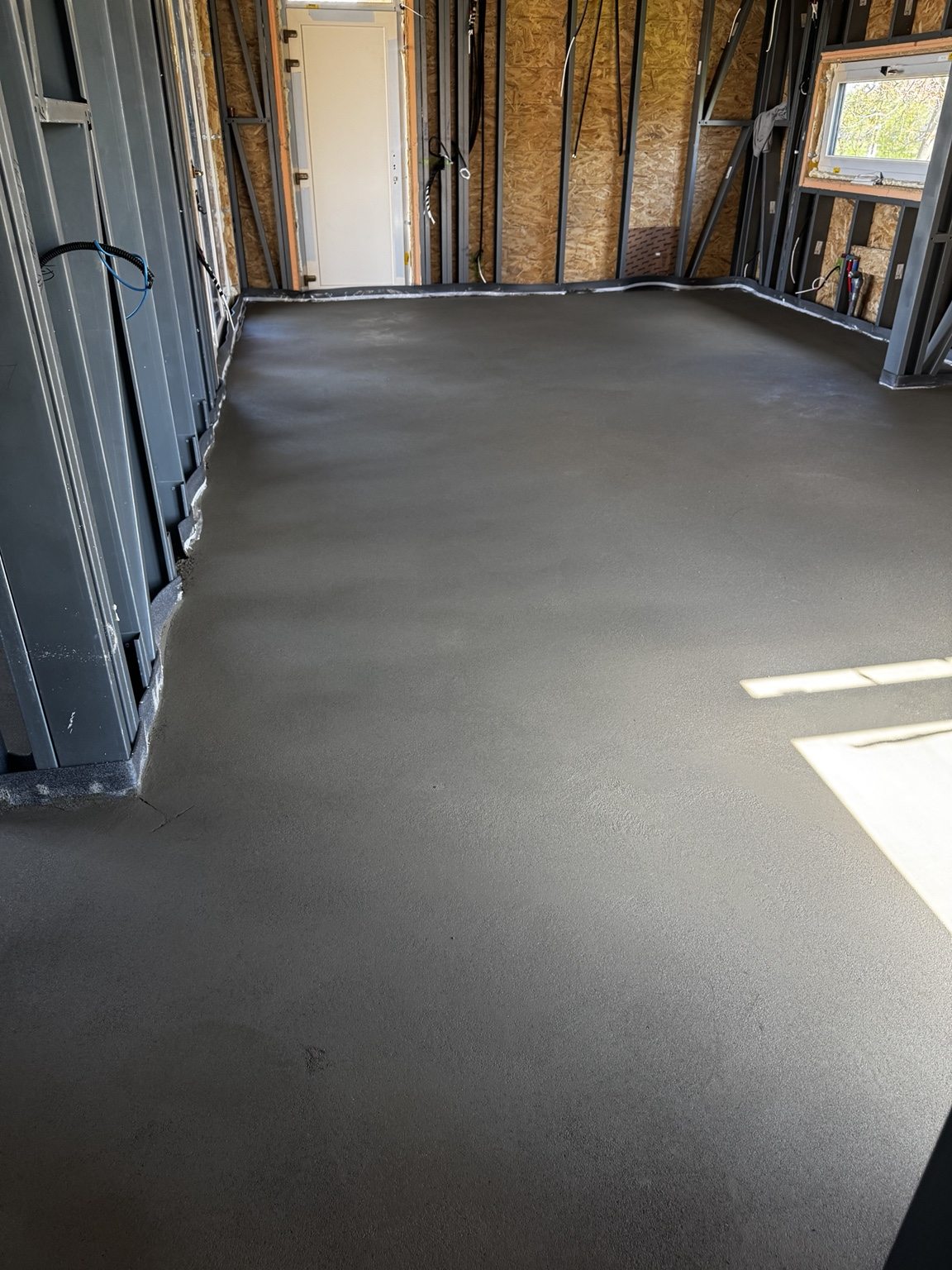 Șapă mecanizată în spațiu rezidențial